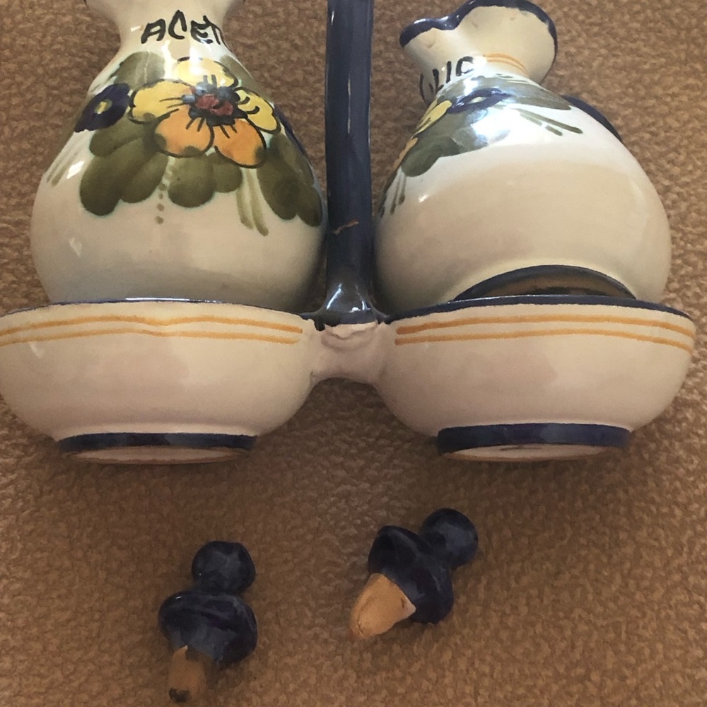 Vietri Hand Painted Italian Ceramic Olive Oil & Vinegar Set- Lg W/ Both Toppers